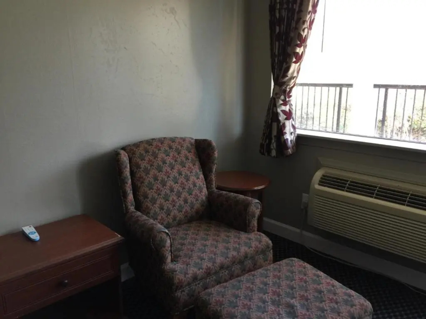 Red Carpet Inn & Suites