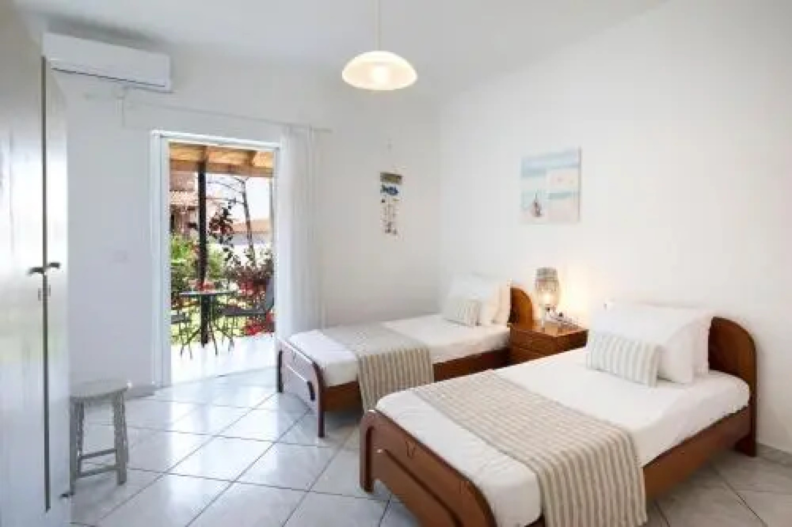 Irini Apartments and Studios