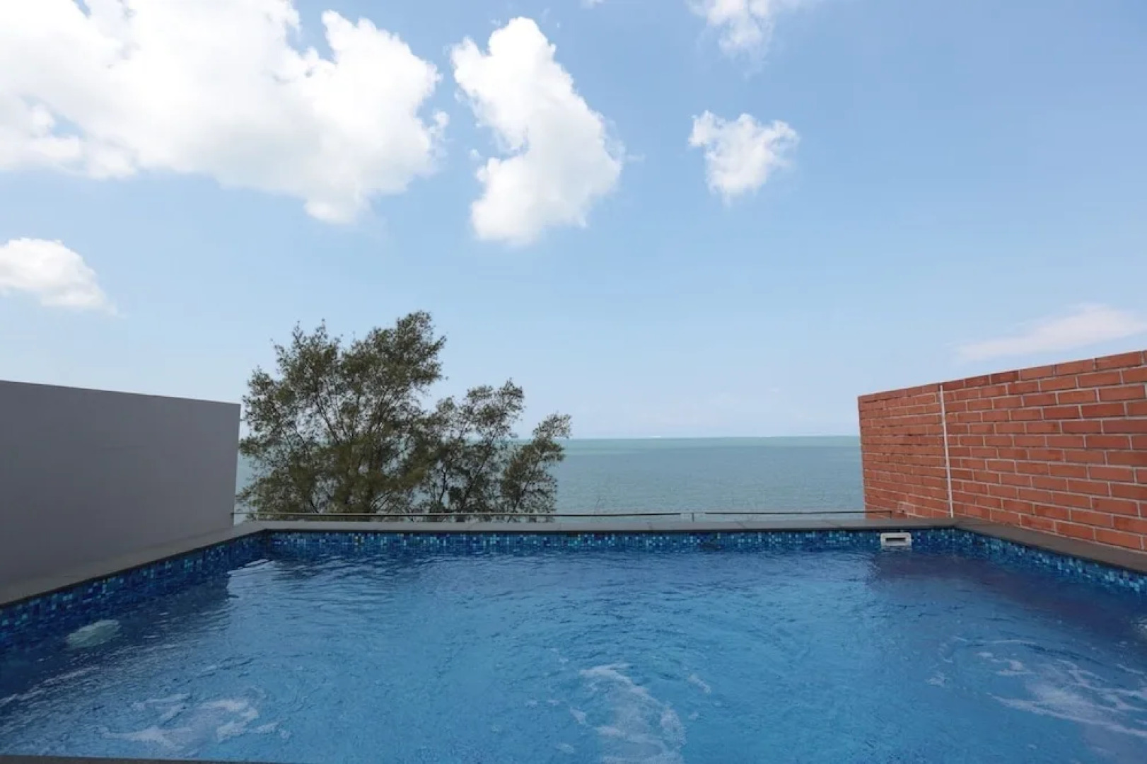 Baan Sandbox Pattaya Beachfront Villa