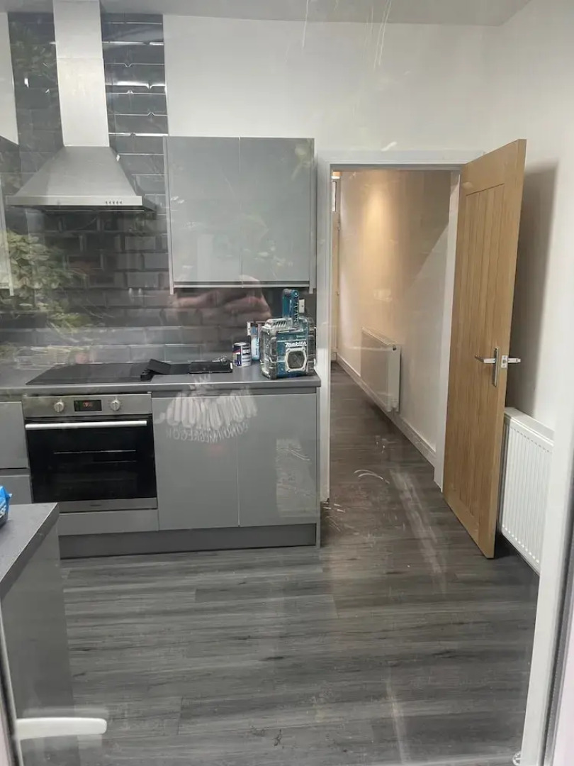 Shawforth - 2 Beds - Sleeps 4 - Street Parking