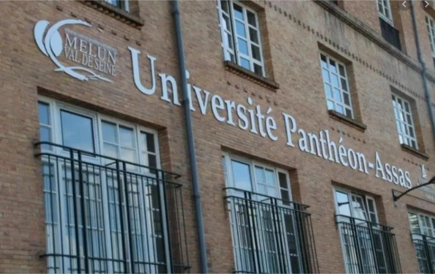 Suite Athéna - Melun gare RER - Balcon et parking