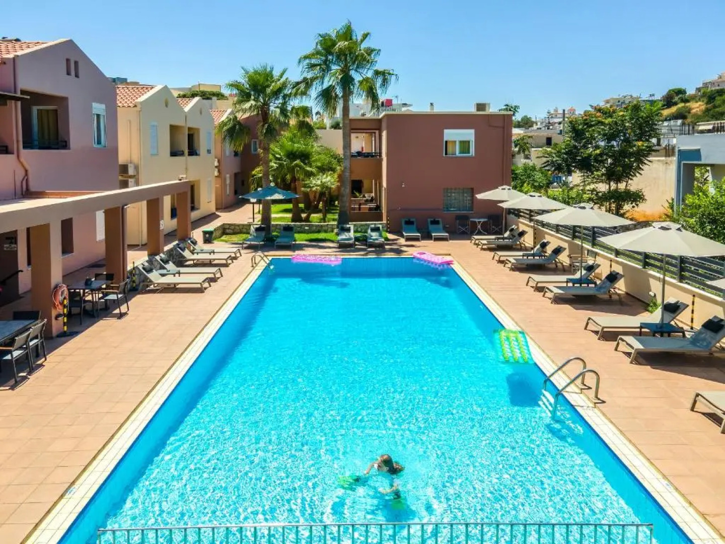 Theos Holidays Apartments