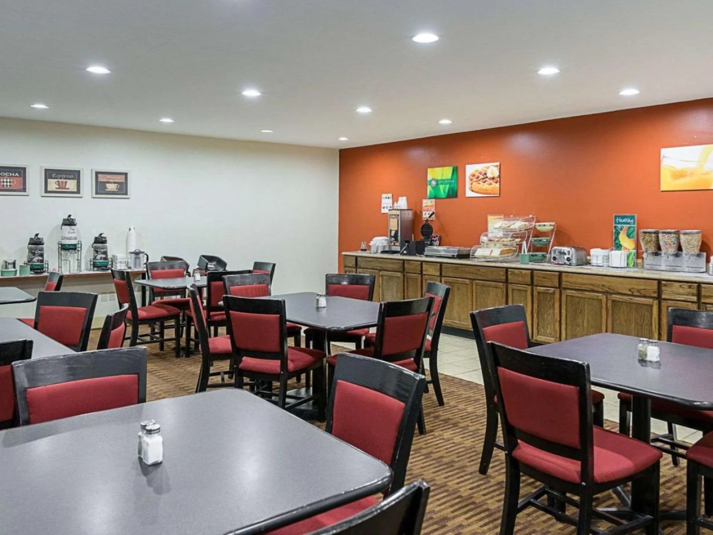 Quality Inn And Suites Skyways