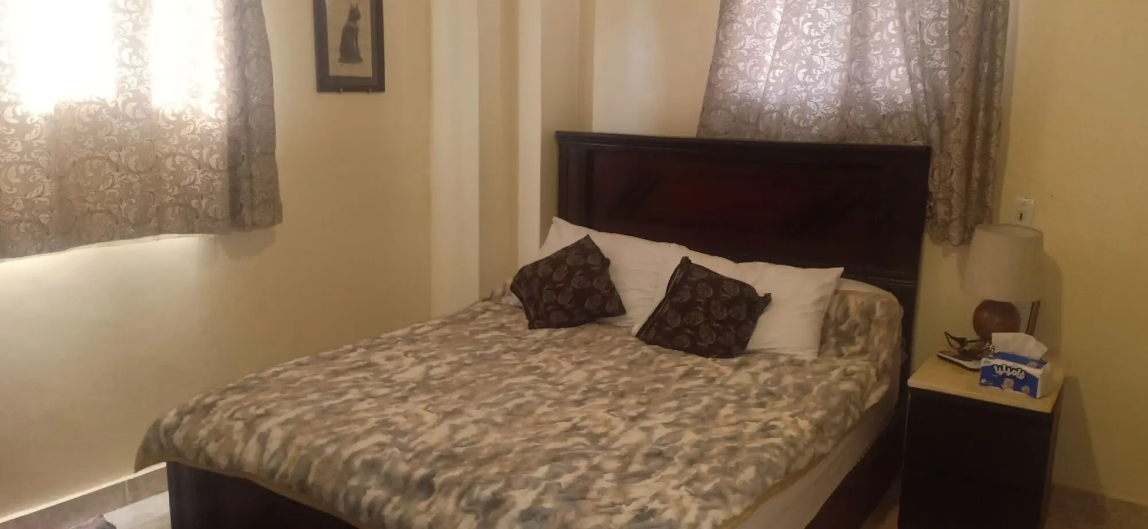 Pyramids Overlook Inn