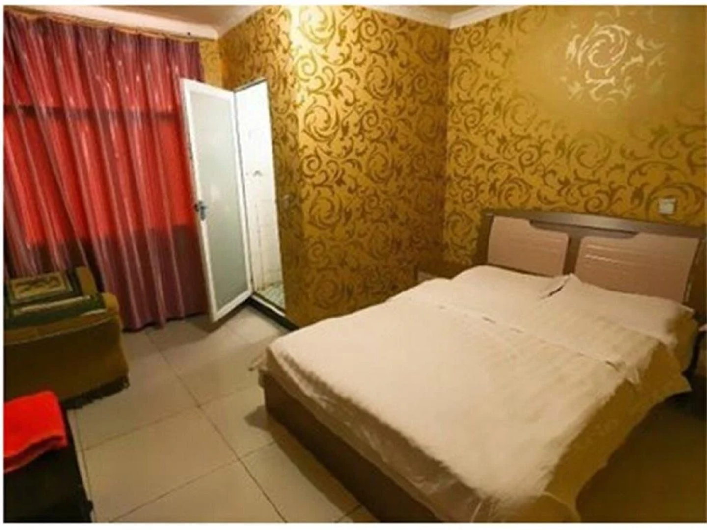 Anxian zhaozhuang Luofushan Huacheng Hotel