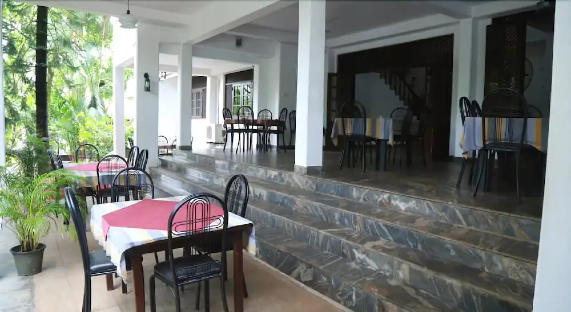 Field View Holiday Resort Hotel