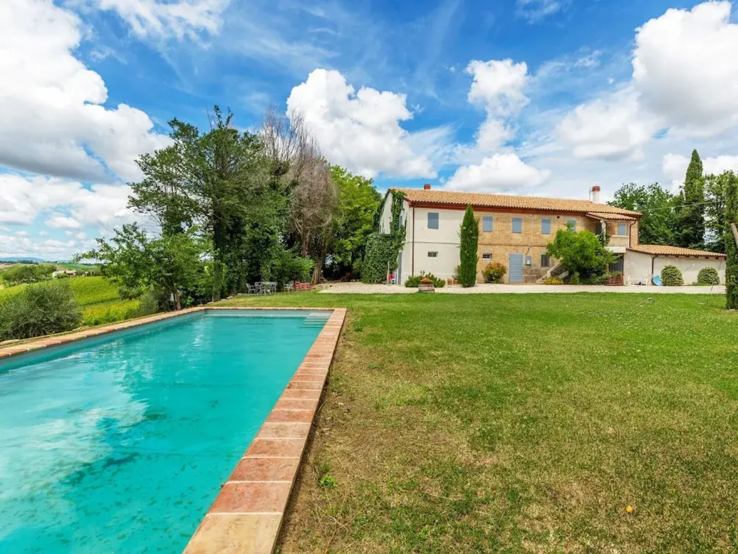 Mesmerising Mansion in Morro D'alba With Swimming Pool