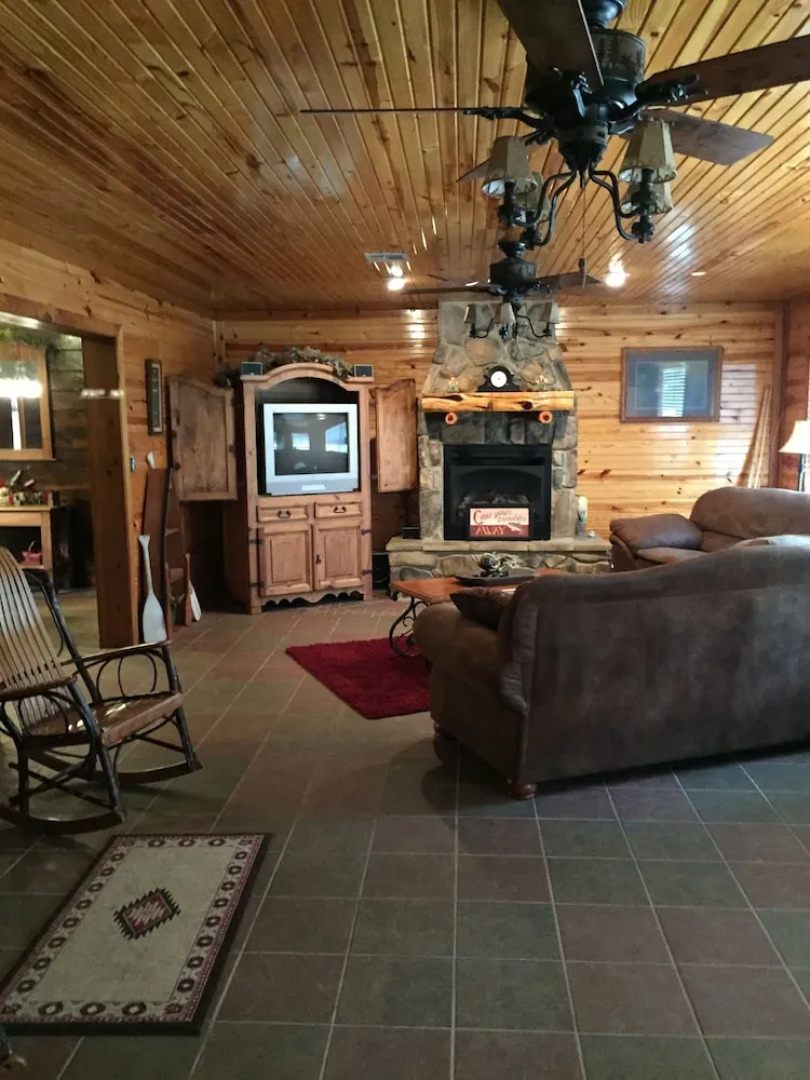 Whip Or Wheel Cabins