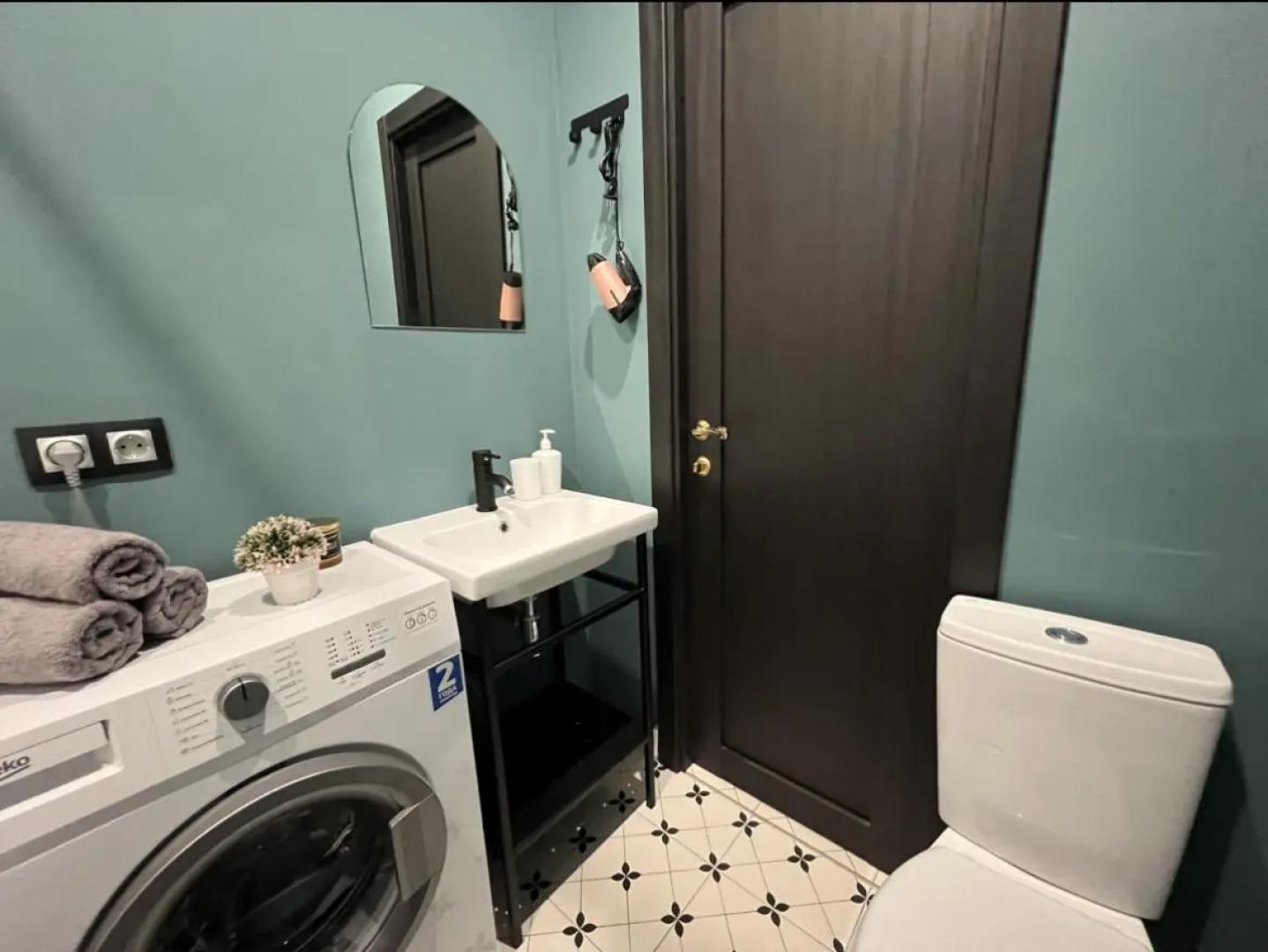 Диван и чемодан на магистрали Вокзальной