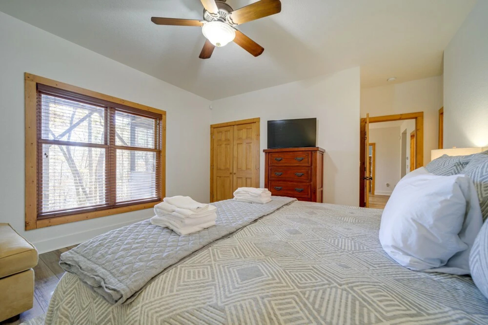 Sapphire Vacation Rental < 1 Mi to Whisper Lake!