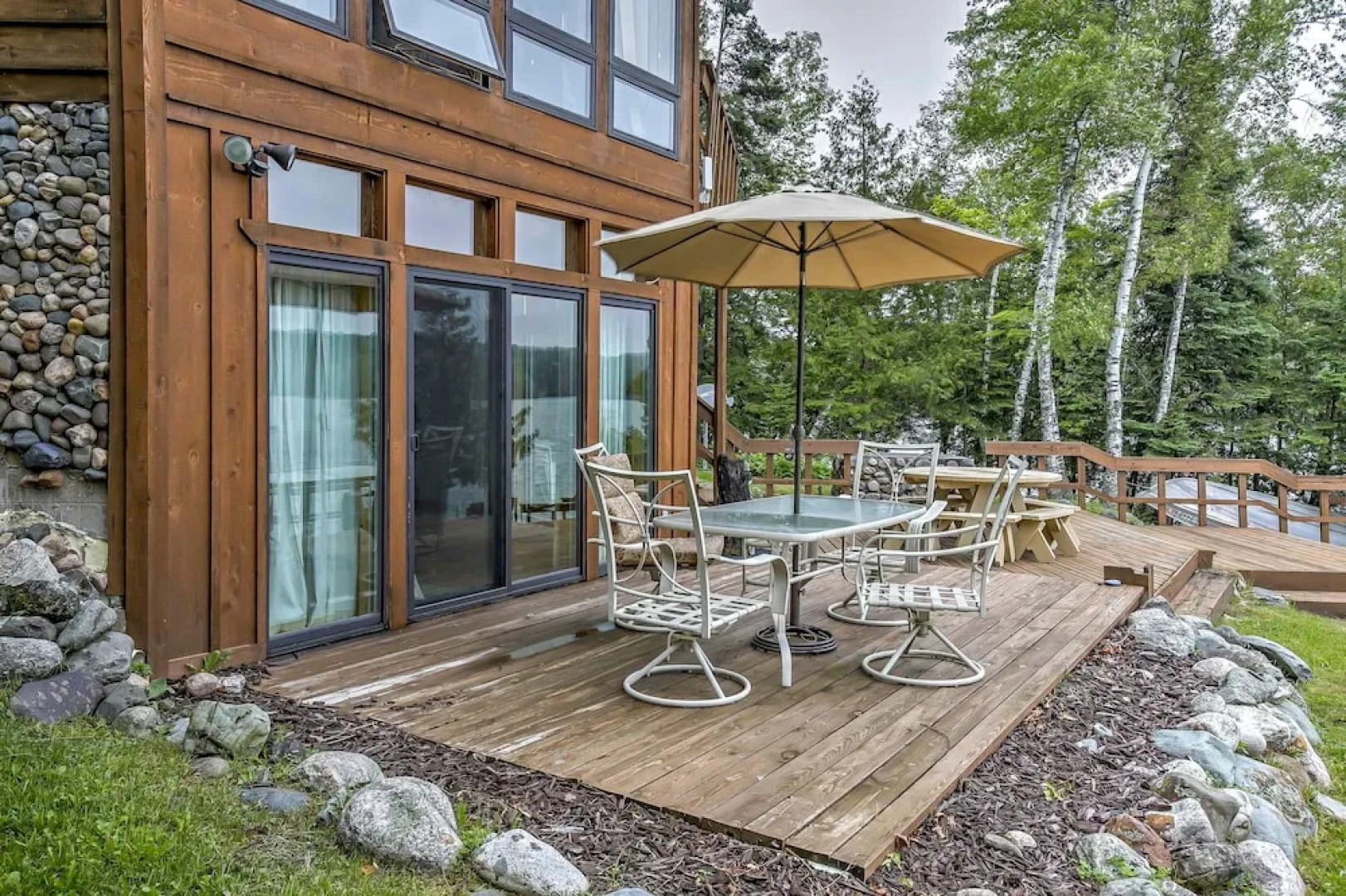 438midsu 4 Bedroom Home