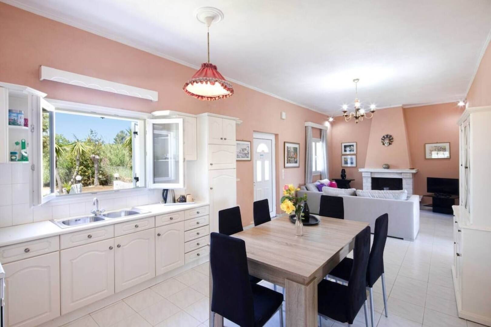 Villa Amorossa Beachfront 3 Bedroom in Roda