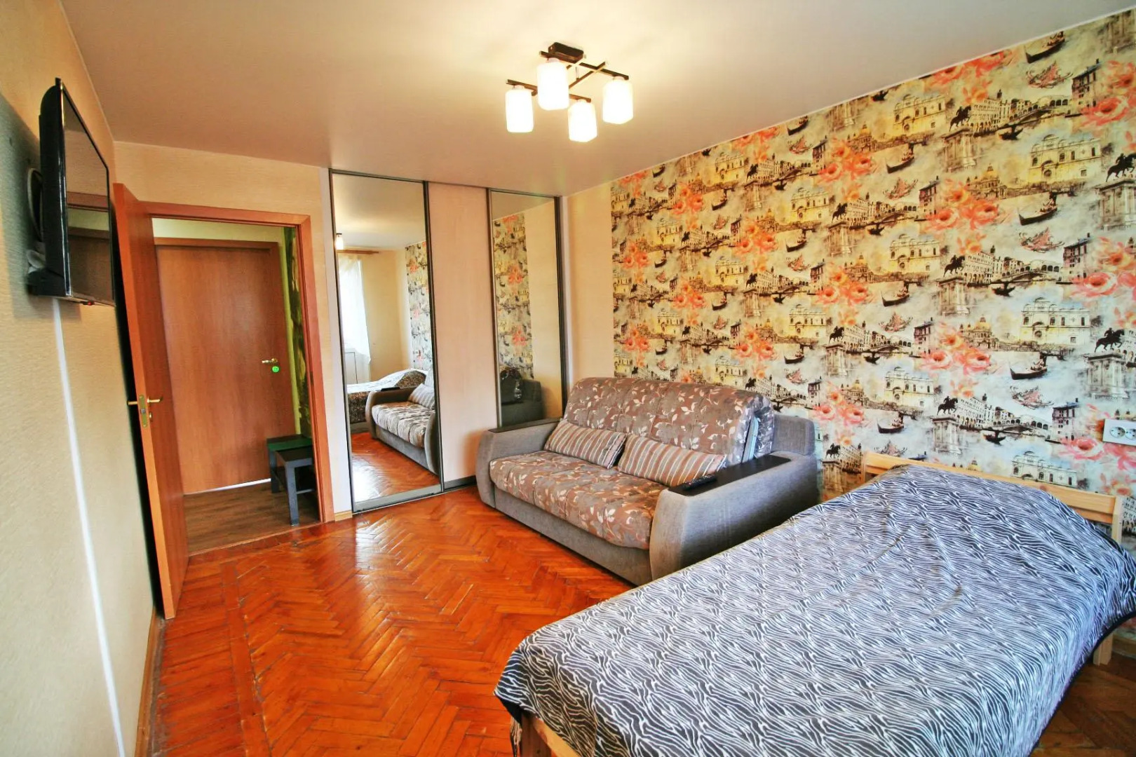 Апартаменты на проспекте Героев 4