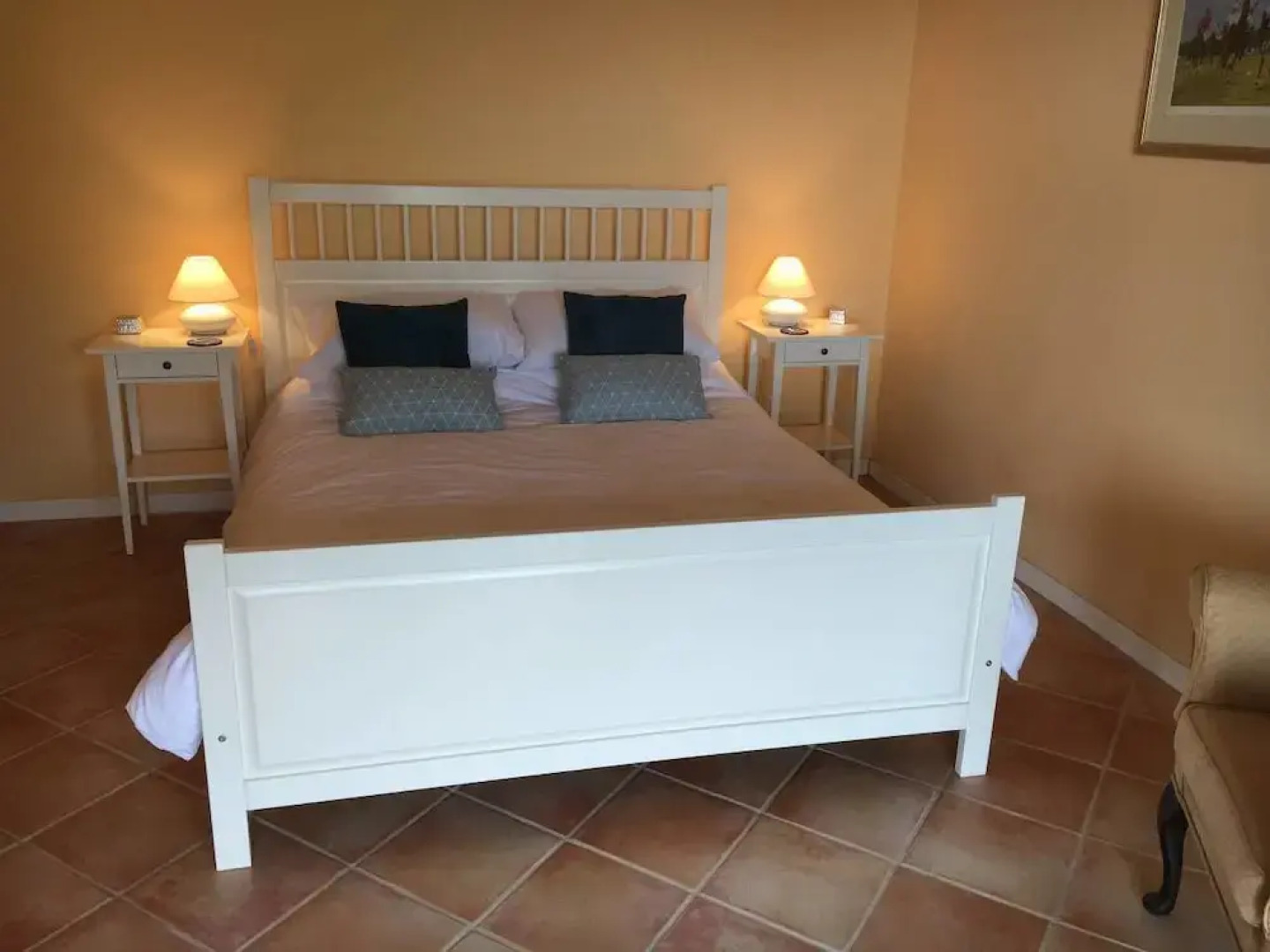 Stunning 4 bed Villa With Private Pool, Bbq, Wifi, Lake Views, Walking Distance to Restaurant