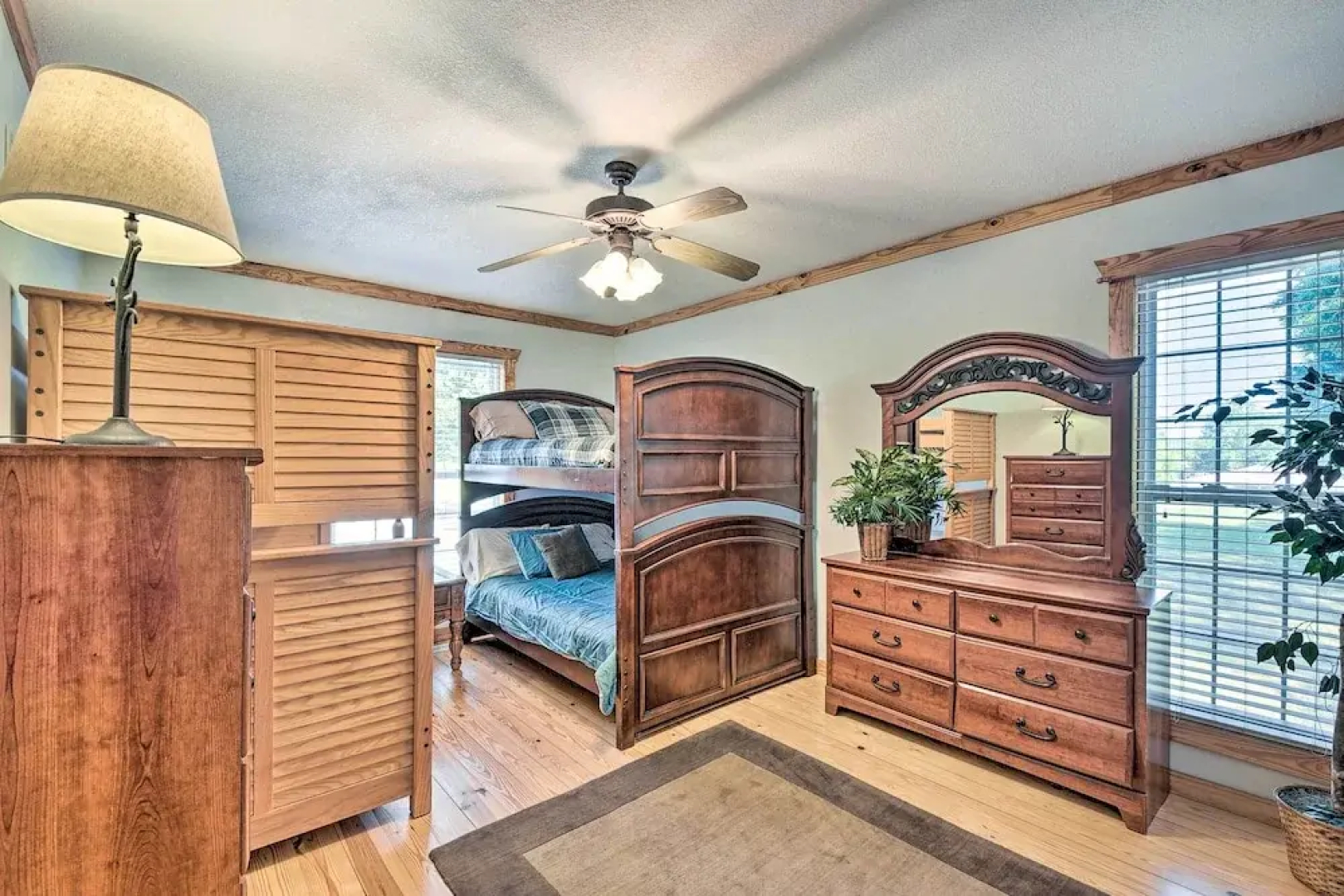 Cabin in Resort - 1/2 Mi to Guntersville Lake!
