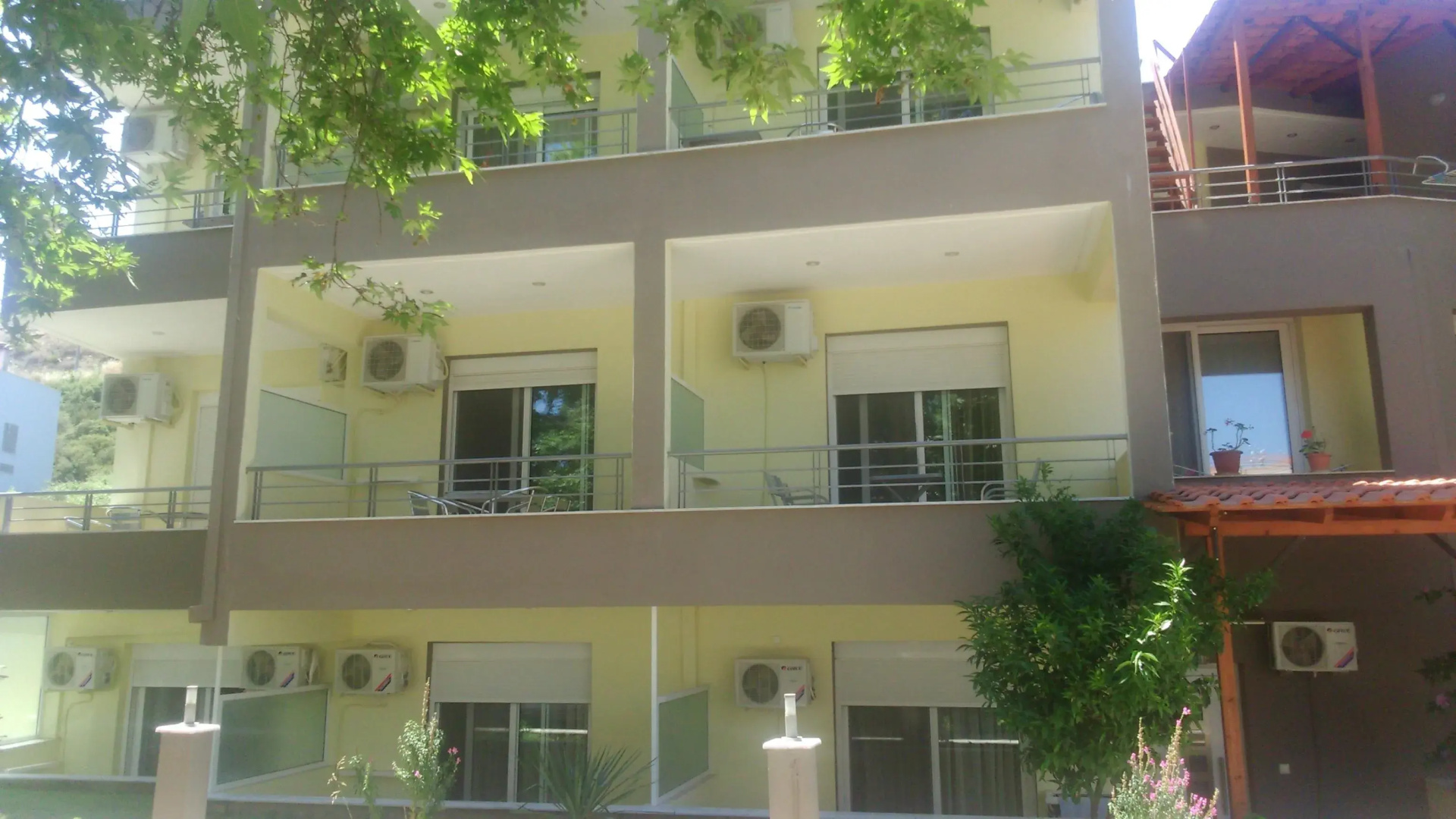 Kipos Resort