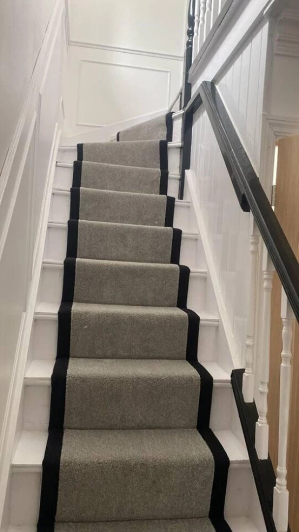 Lovely 3-bed House in Potters Bar Jacuzzi & 75inch