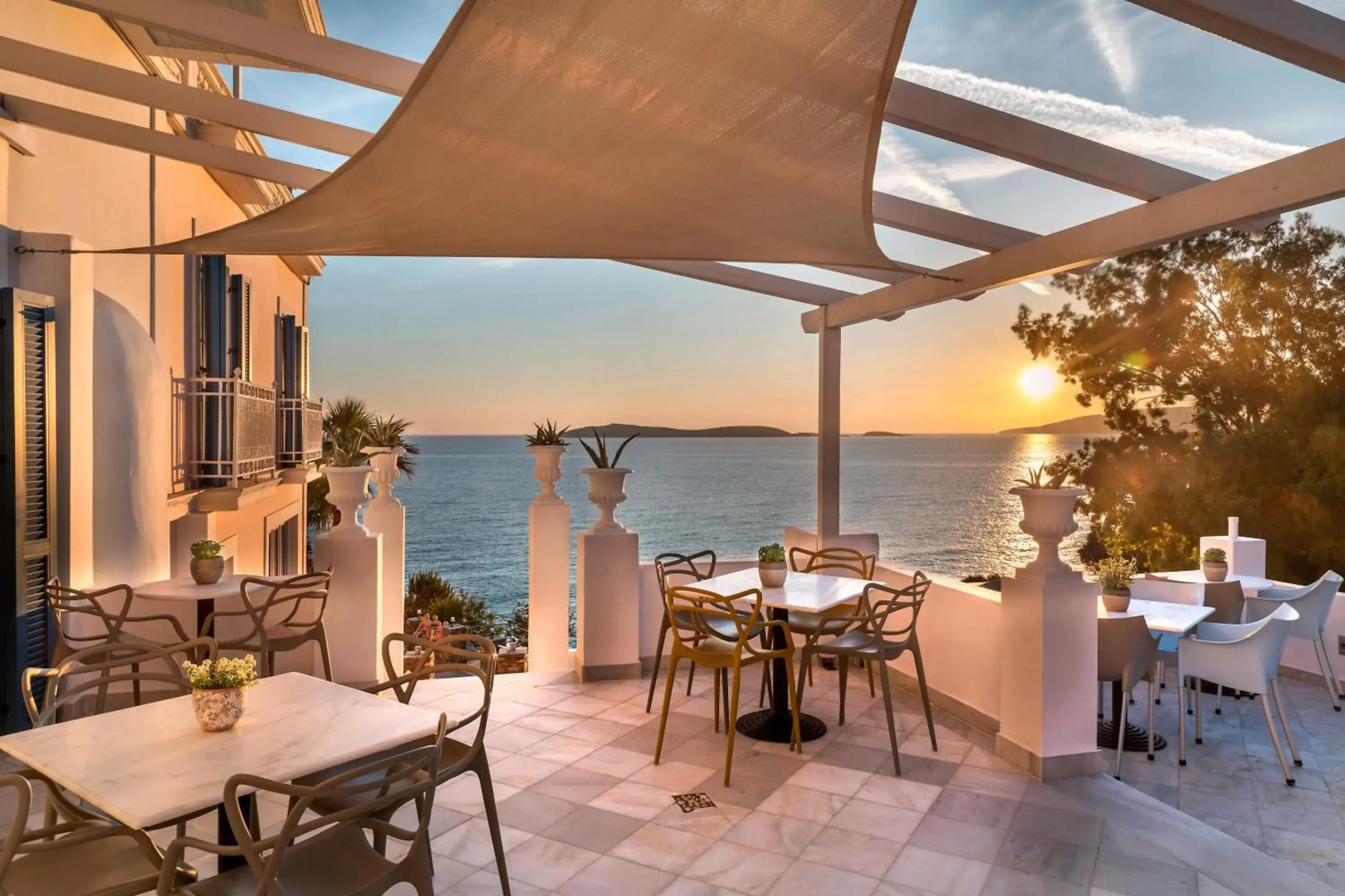 Aneroussa Beach Hotel