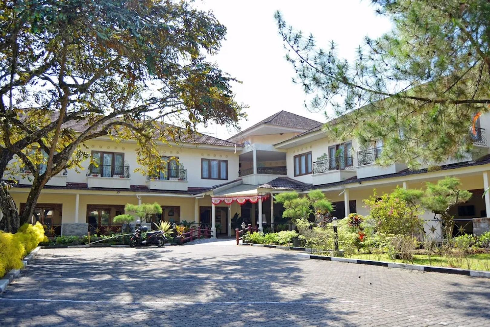 ZEN Rooms Cipayung Km. 20