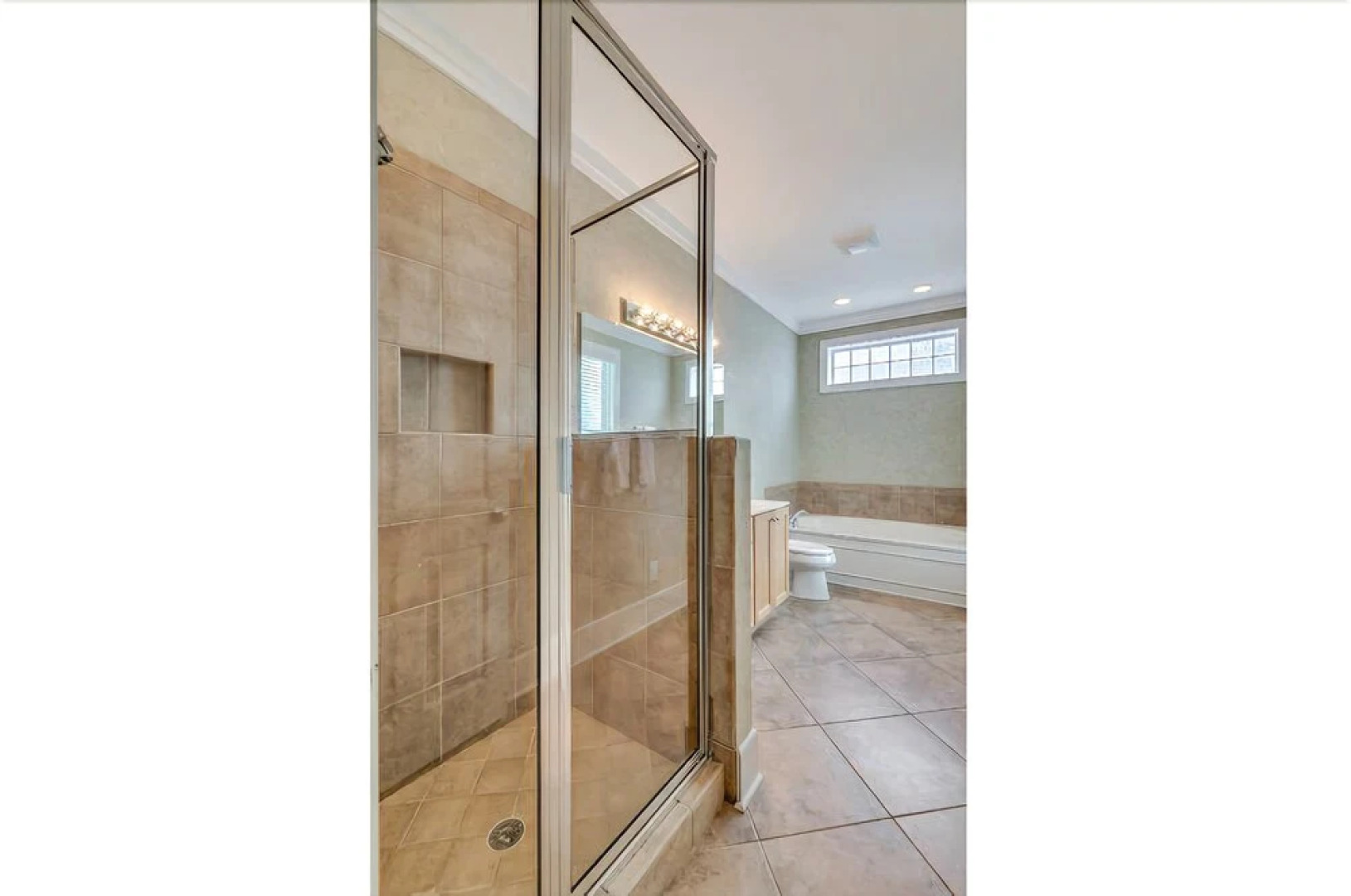 1001 Mr Bug s Summer 6 Br home by RedAwning