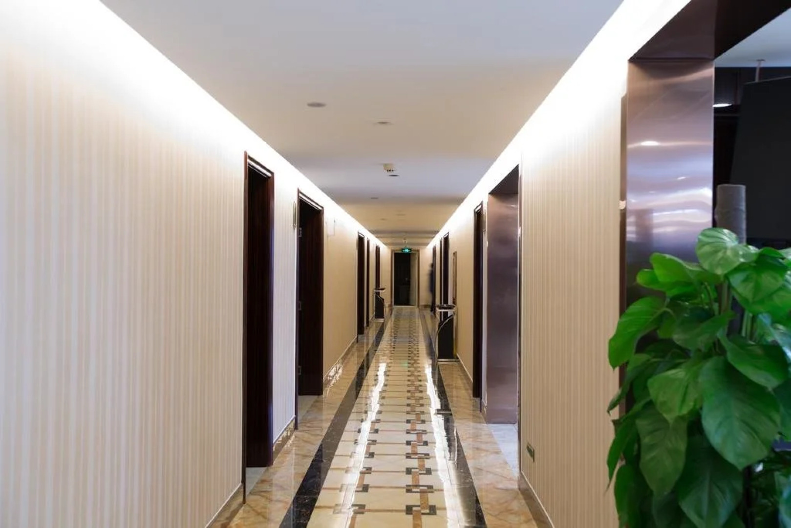 Vienna International Hotel Zhumadian Huayuan Branch