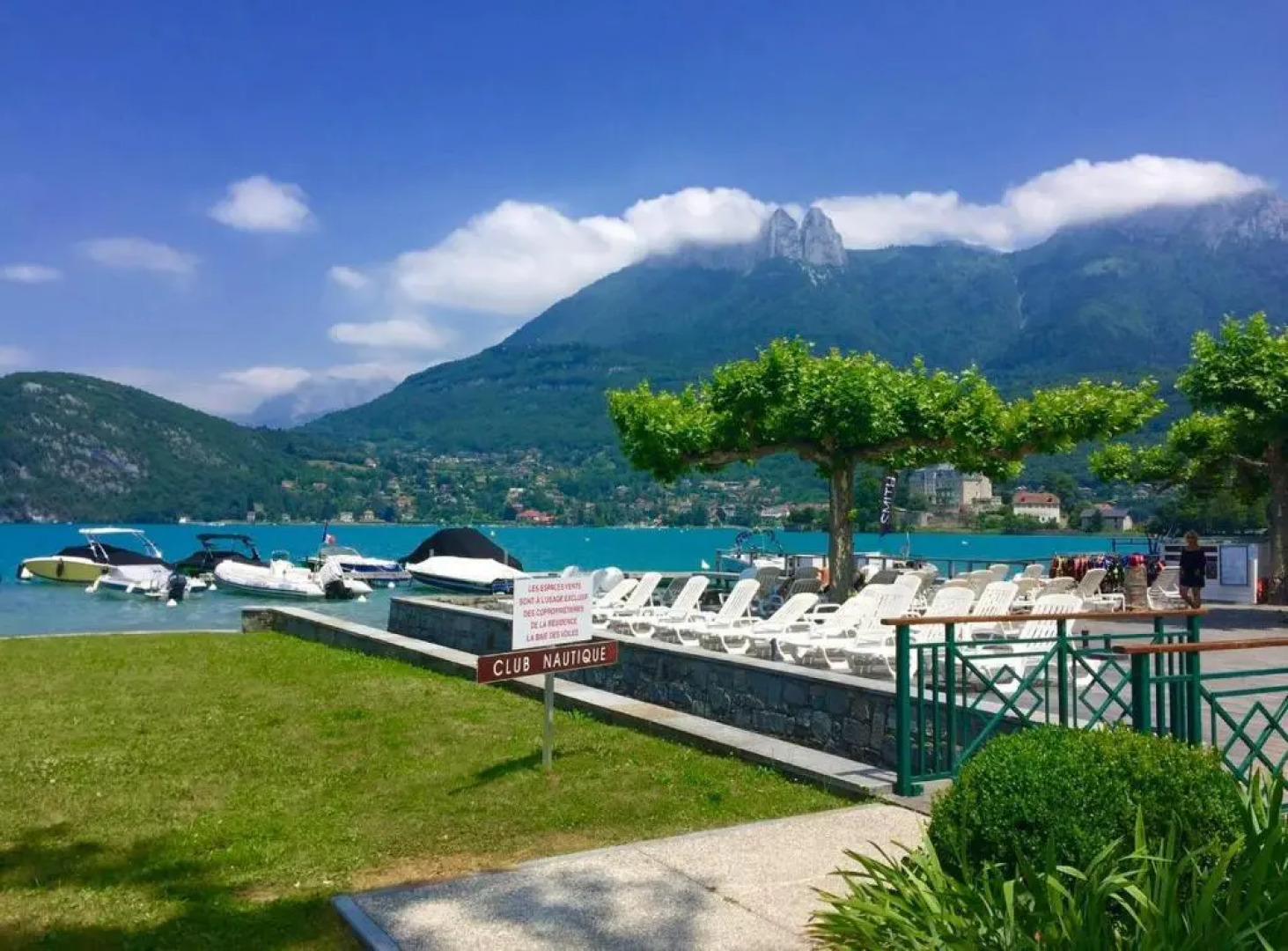 La Baie des Voiles 3 chambres 4 à 6 personnes au bord du lac plage privée