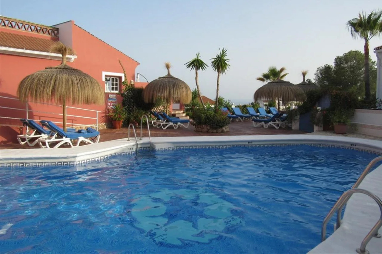 Отель Los Arcos