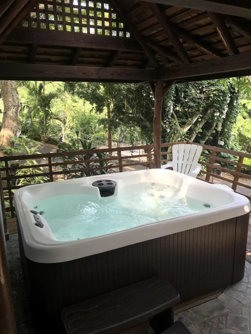 Hale Maluhia Country Inn