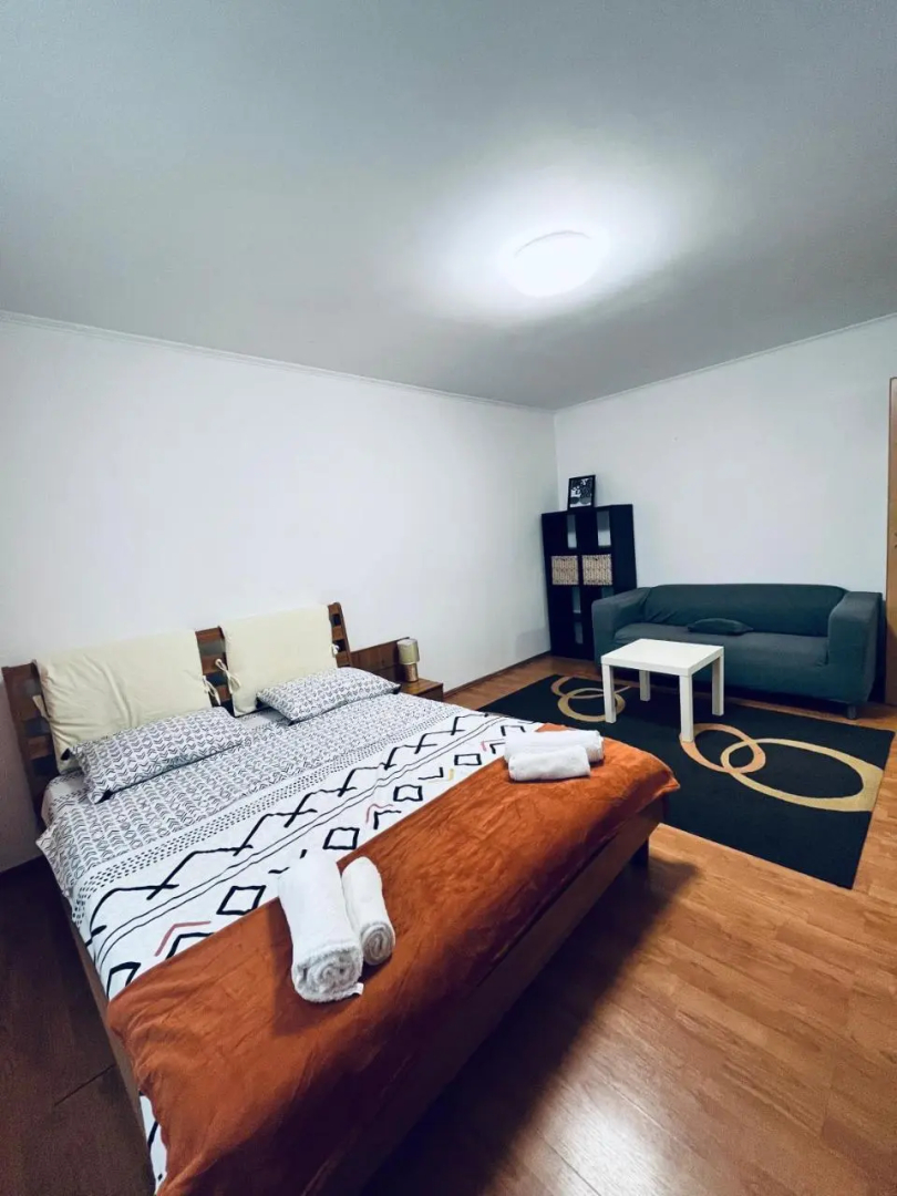 Orange studio