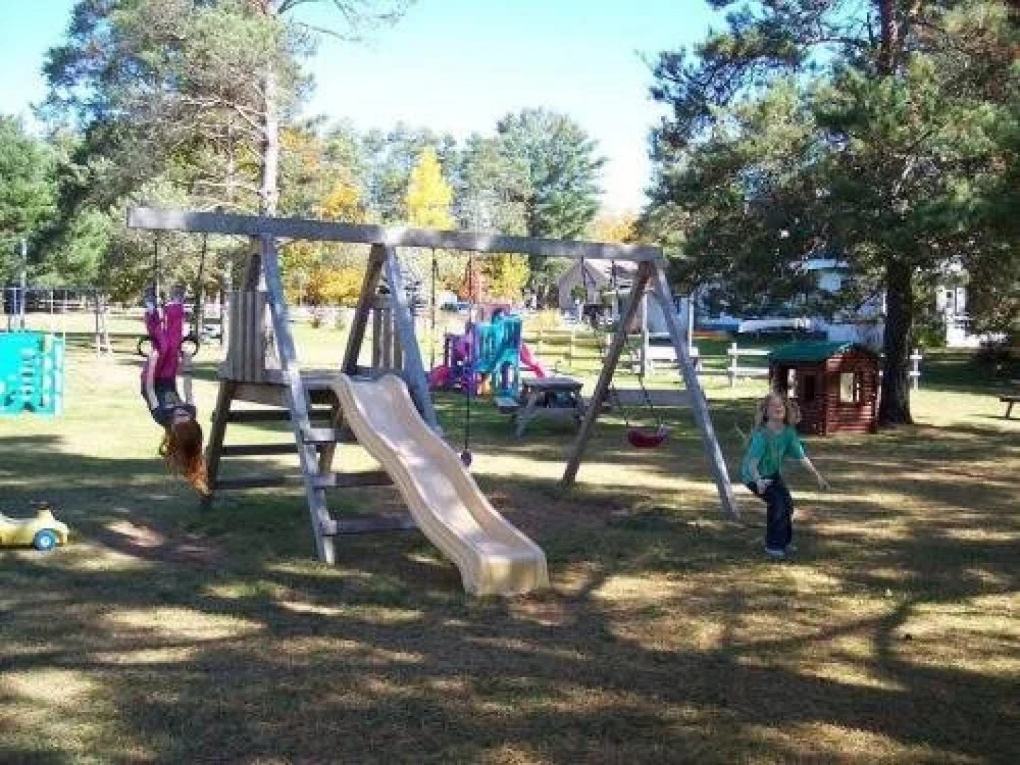 Logging Chain Lodge Cottages