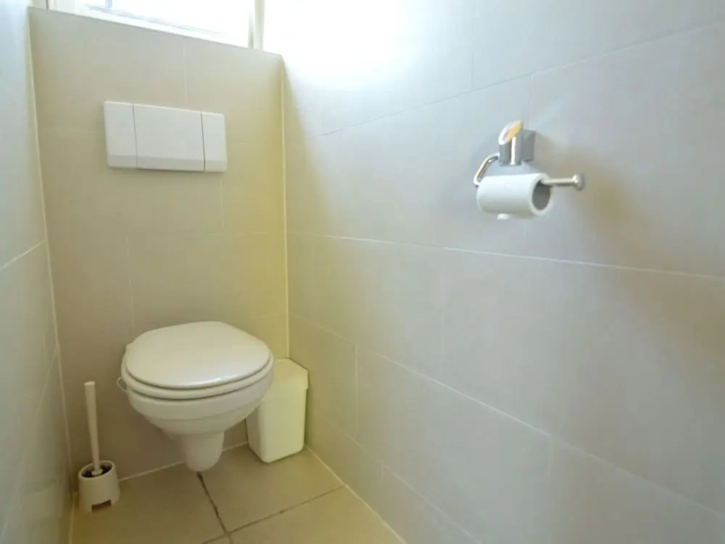 Modern Holiday Home near Forest in Burgundy