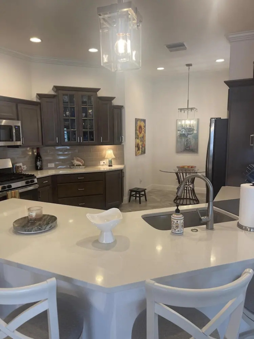 Designer Home In Saint Catherine