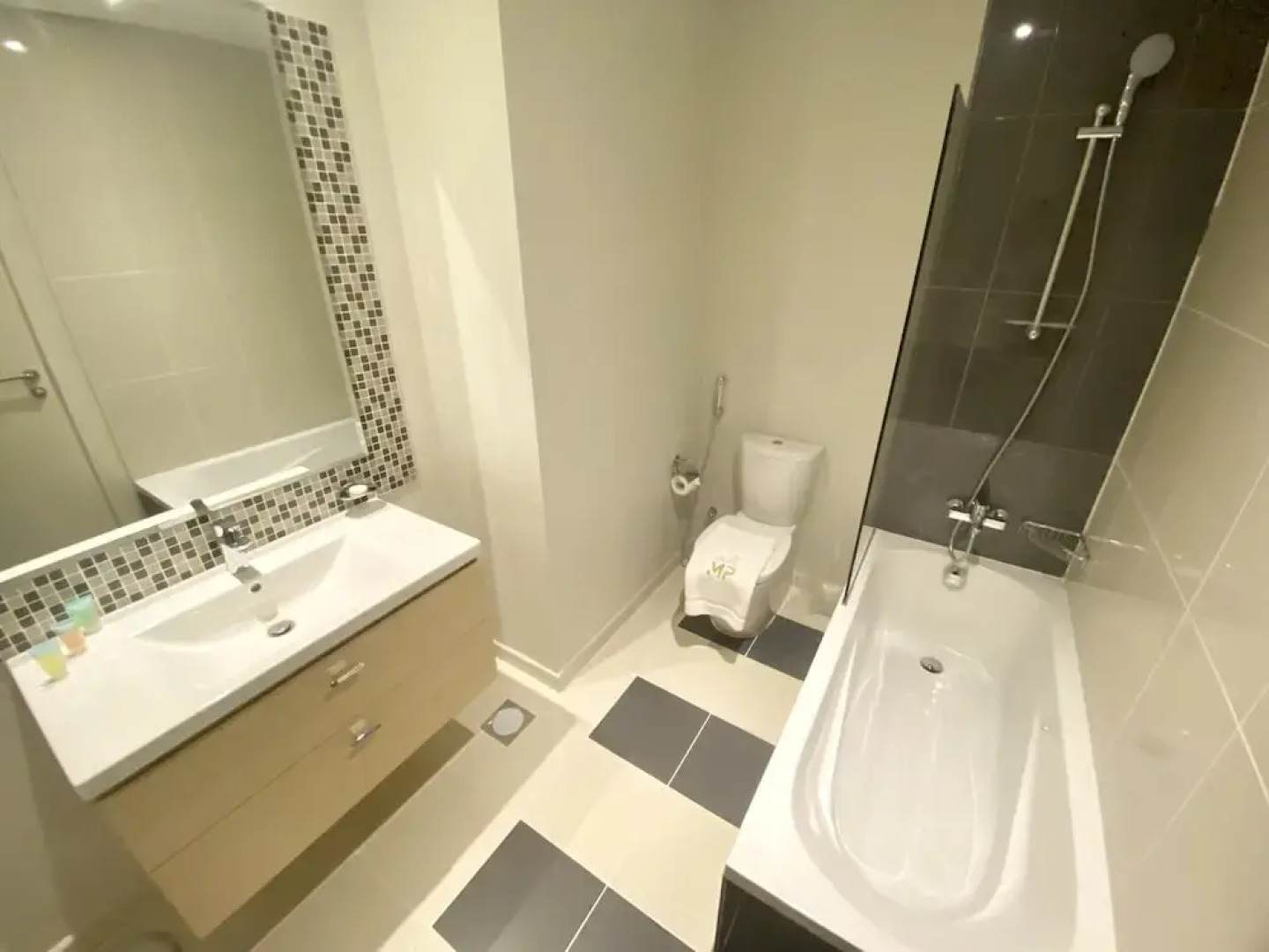 Marco Polo - Peaceful & Spacious 3BR Villa Close to Akoya Park