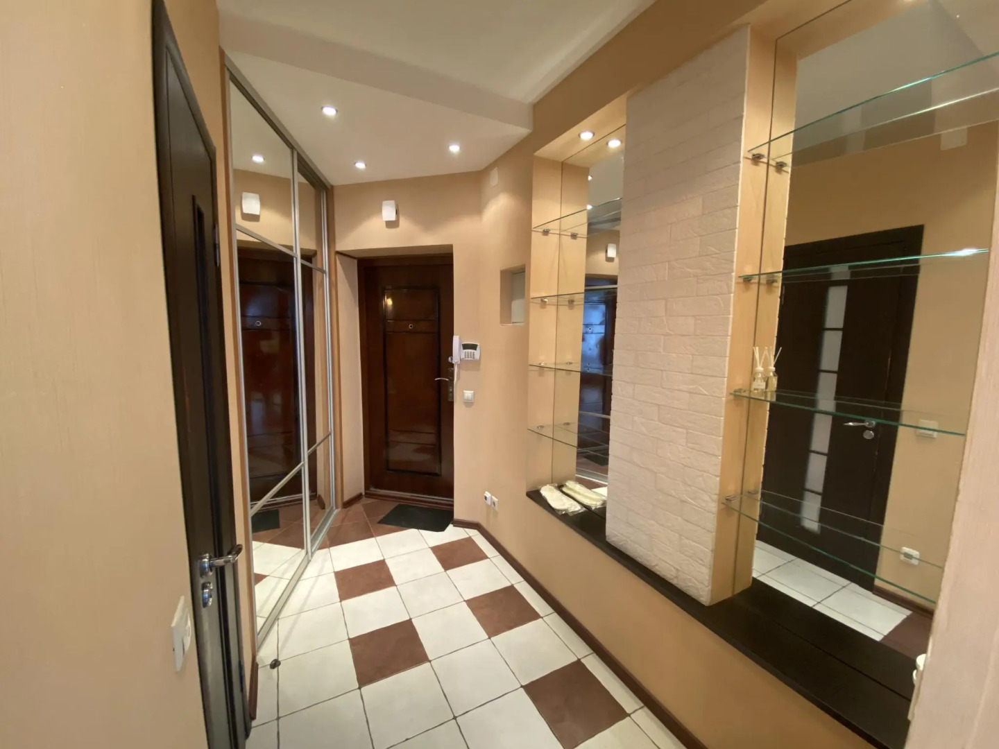 Баринн на проспекте Обводный канал 76