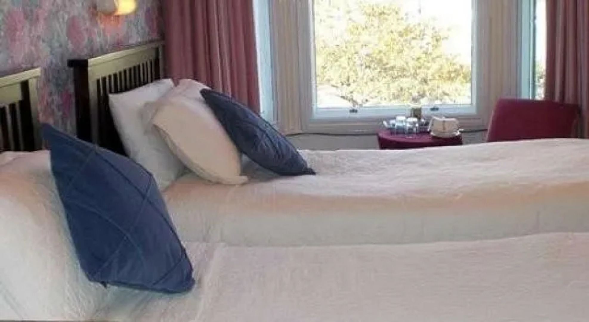 Strathmore Lawn East - Guest house