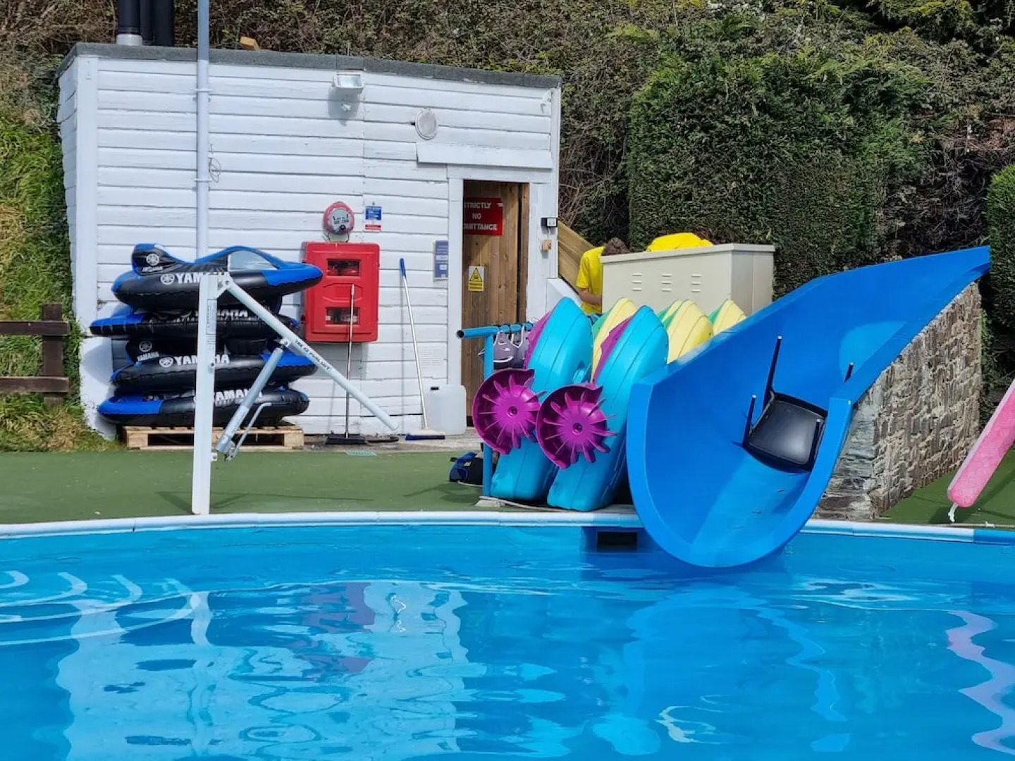 3 Bedroom Caravan, Sleeps 8, at Parkdean Newquay Holiday Park