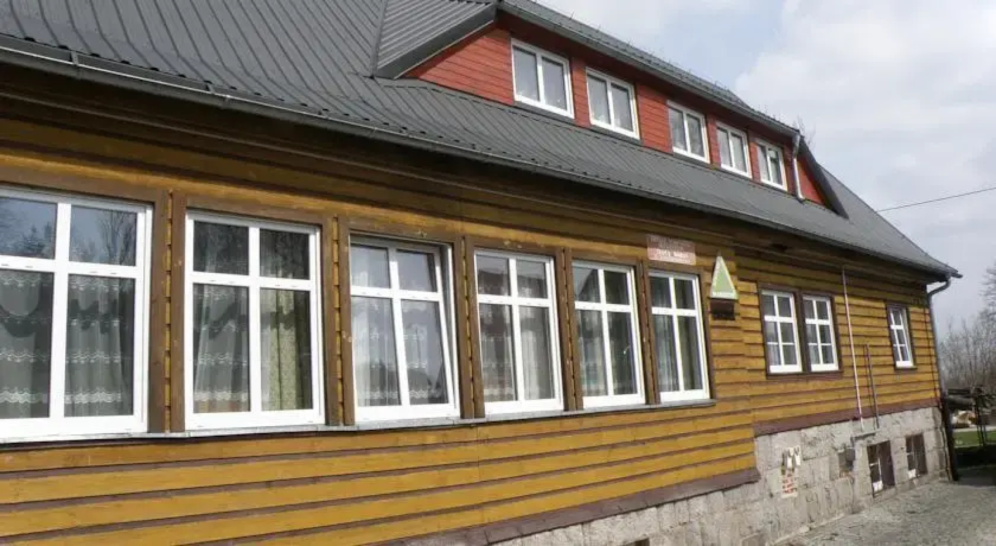 Szkolne Schronisko Młodzieżowe Złoty Widok