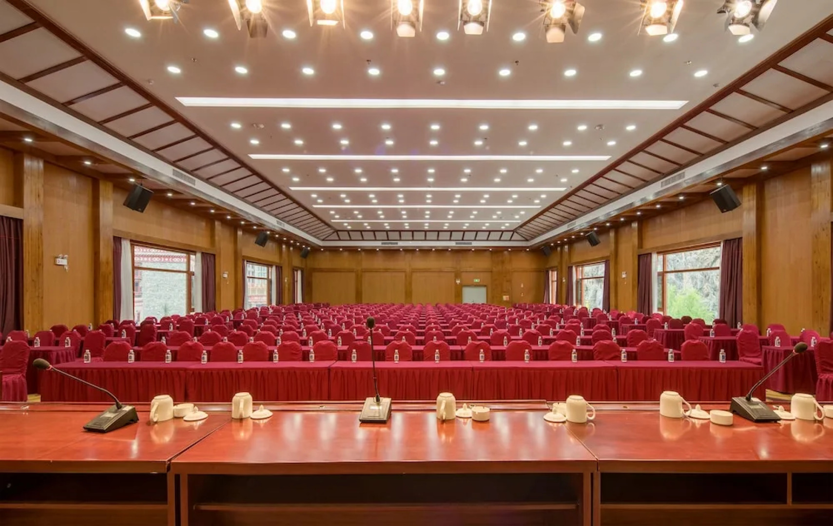 Shangri-La Balagezong Shuizhuang Hotel