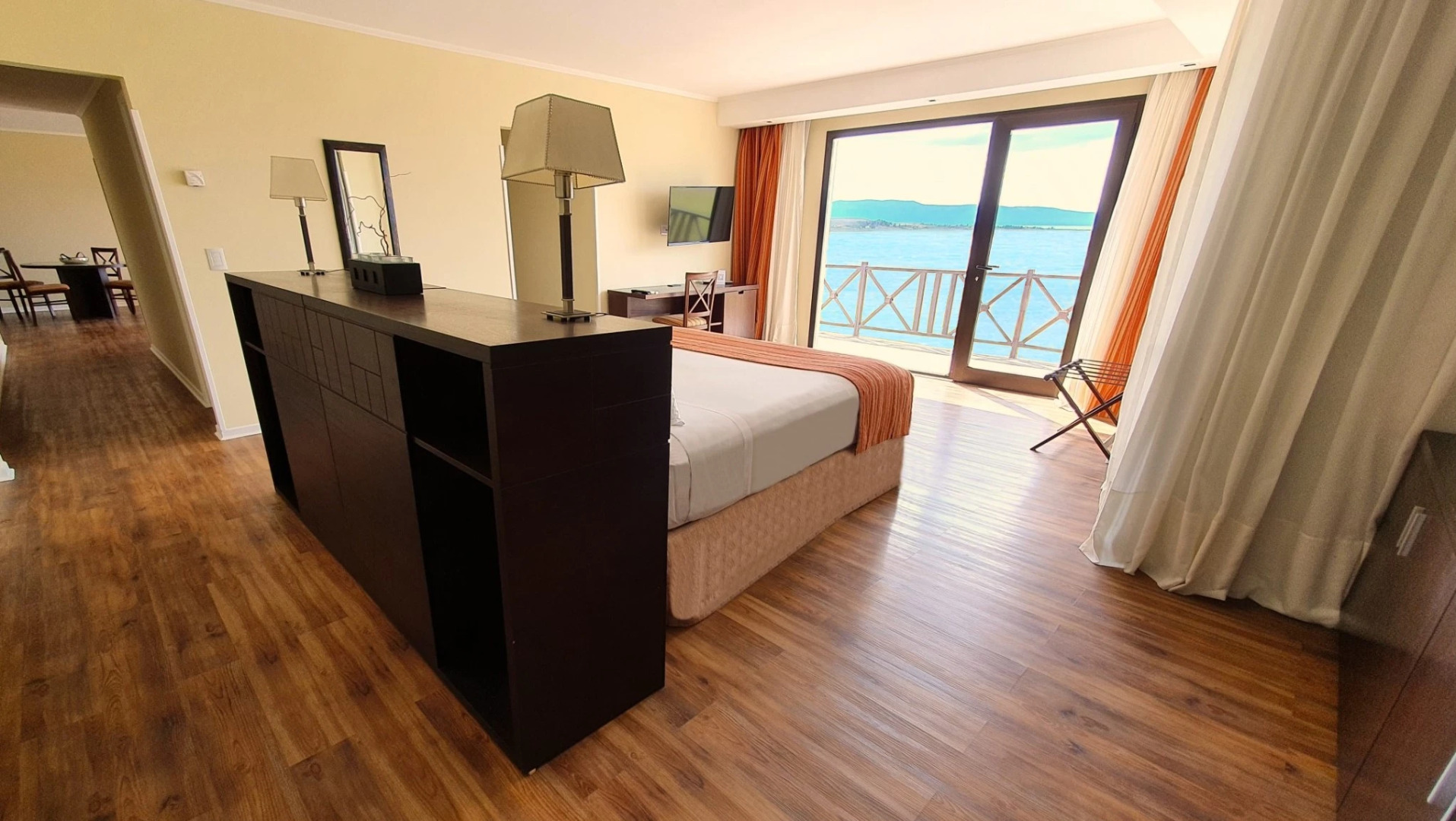 Xelena Hotel & Suites
