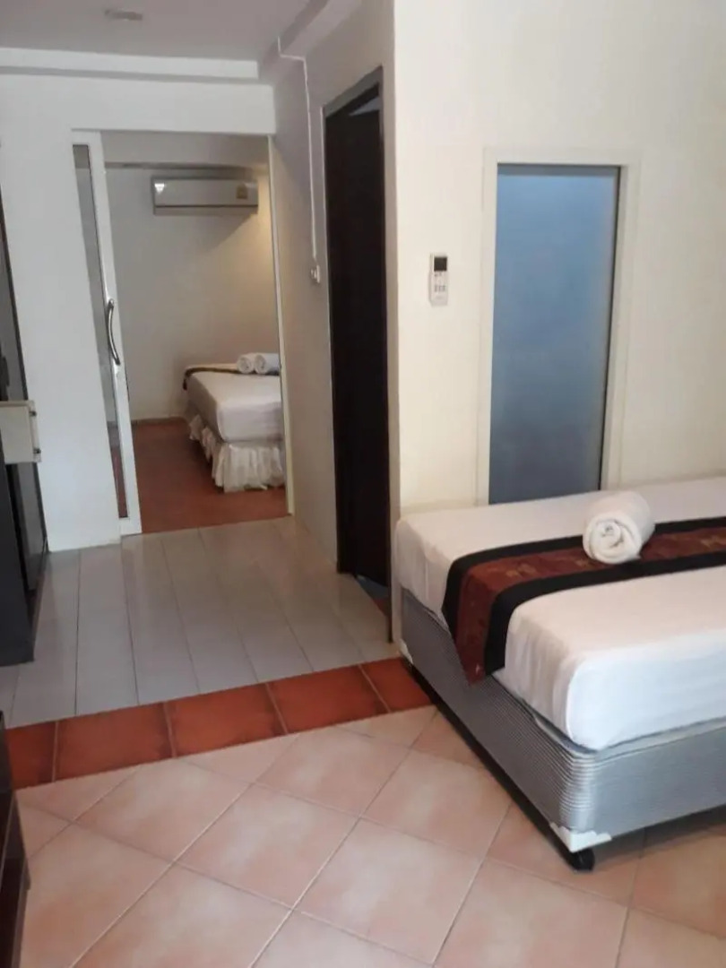 Porterhouse Beach Hotel