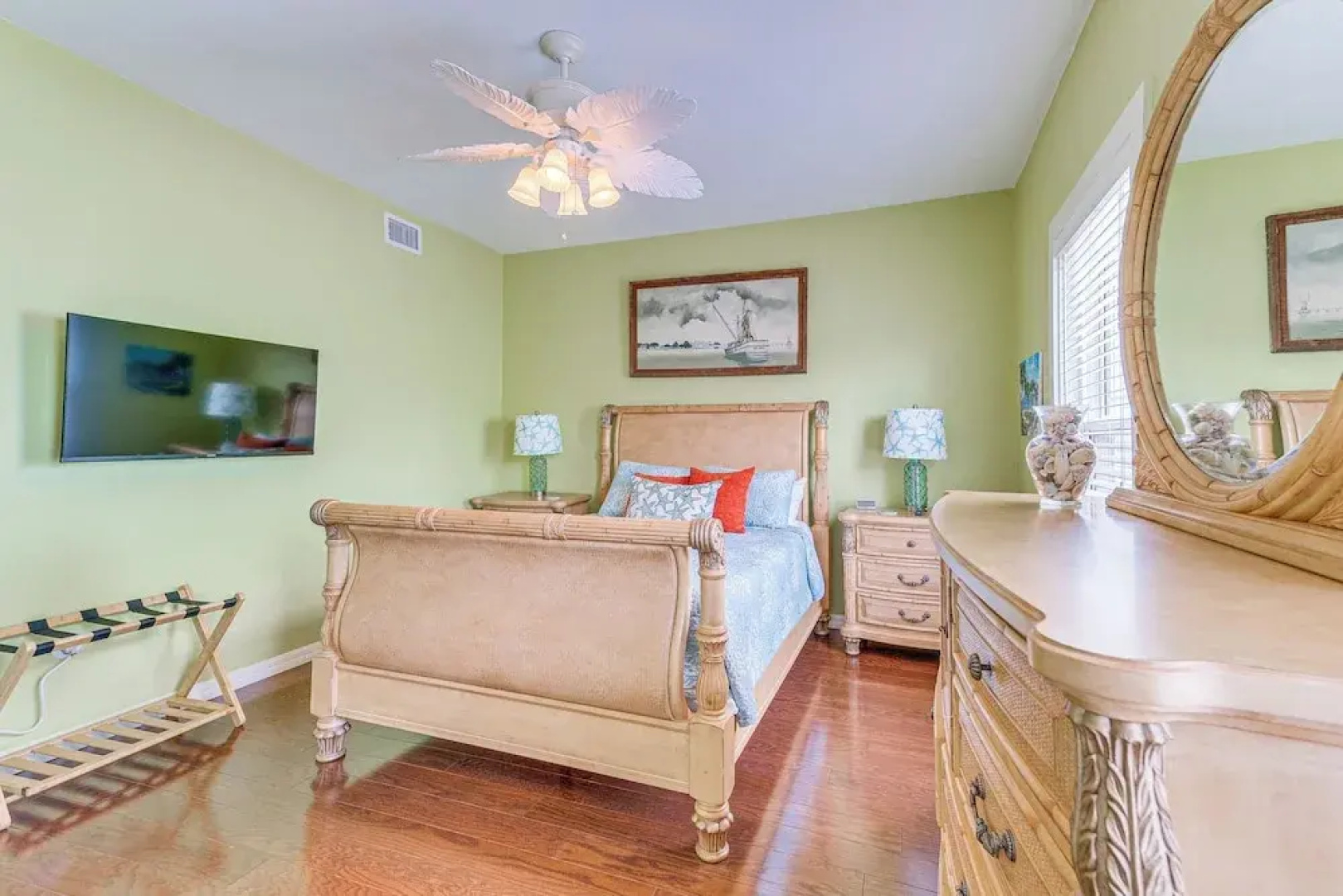 Steps to Beach: Waterfront Cedar Key Home!