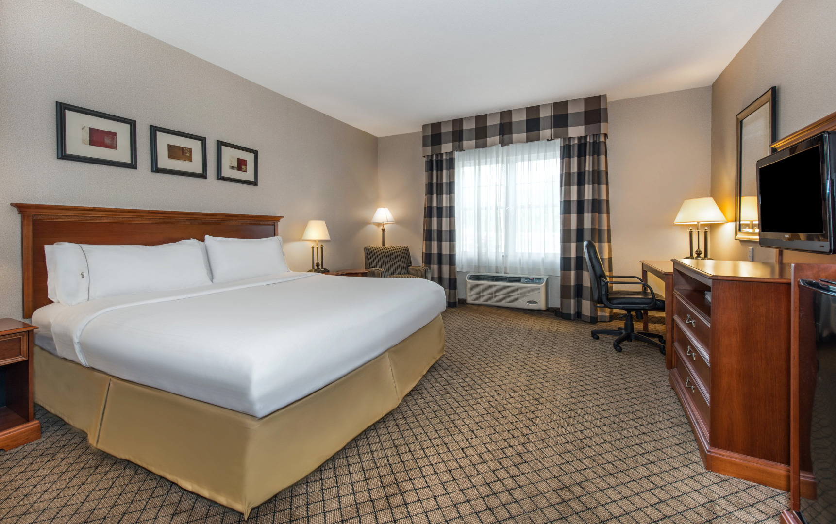 Holiday Inn Express Hotel & Suites Tilton - Lakes Region