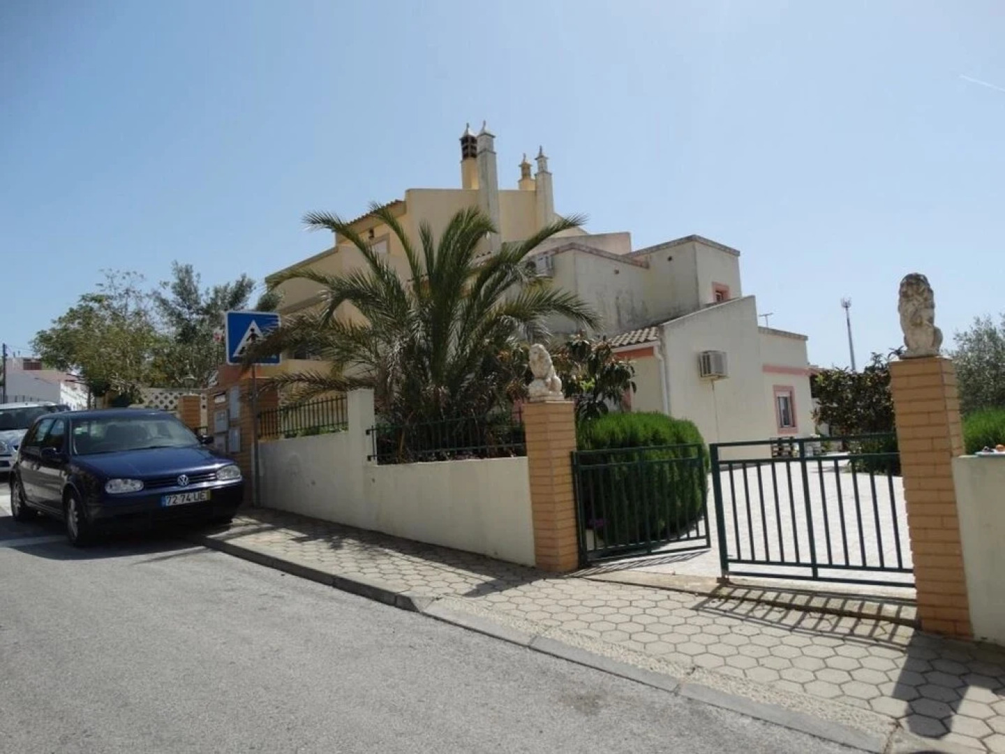 House With 3 Bedrooms in Parchal, With Wonderful sea View, Enclosed Ga