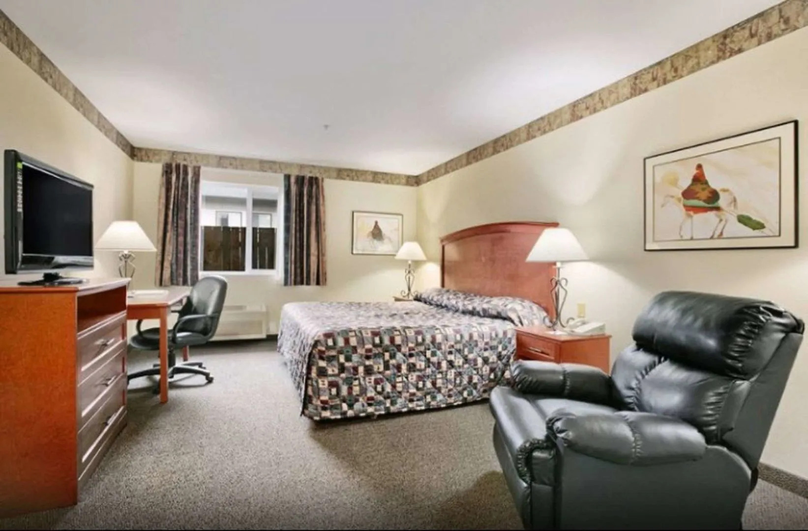 Toppenish Inn and Suites