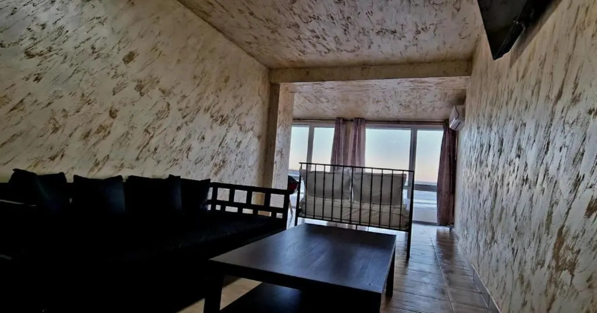 Lazy Lounge Apartments