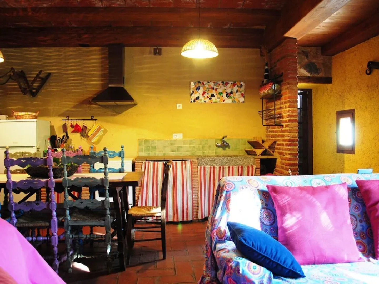 Quaint Cottage in Costa Dorada With Swimming Pool