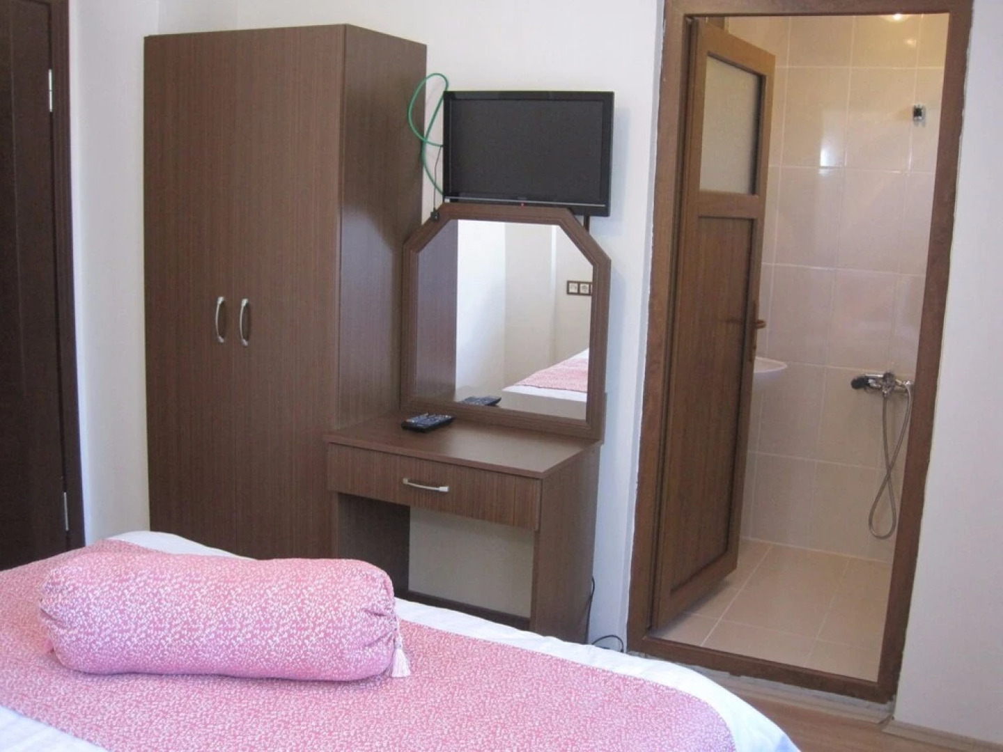 Abant Dort Mevsim Konagi