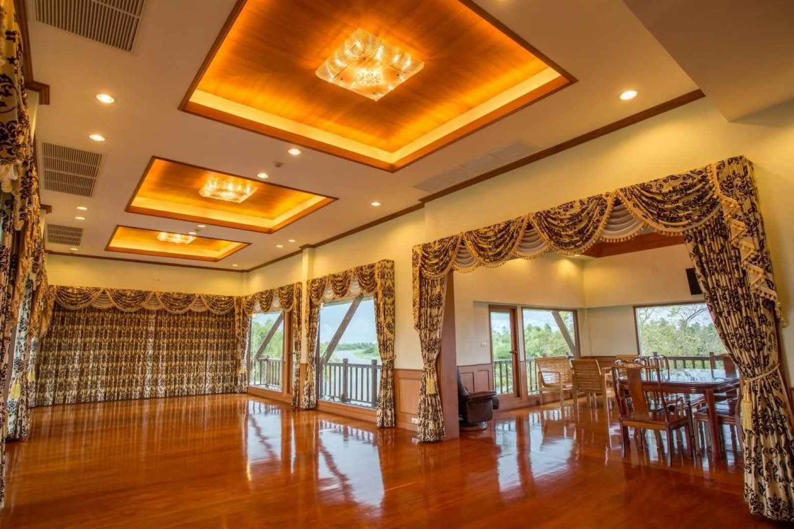 RK Riverside Resort & Spa