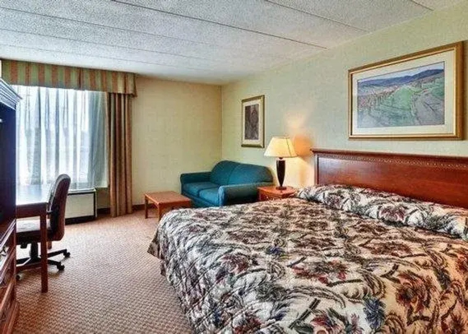 Rodeway Inn & Suites & Conference Center