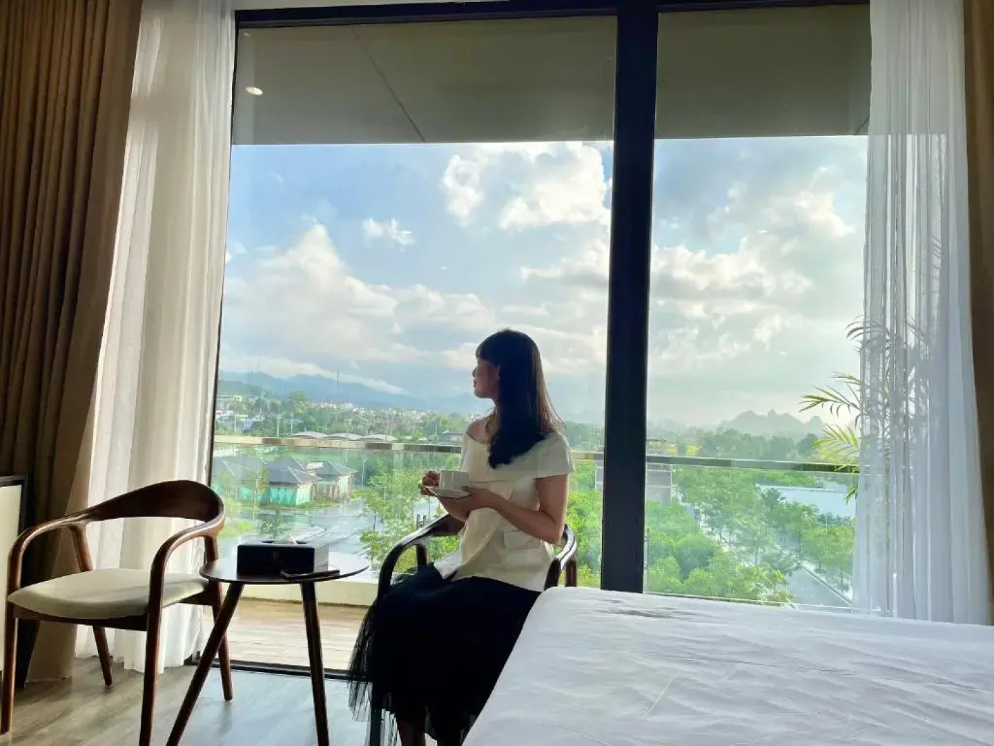 Diamond Hotel Van Đon